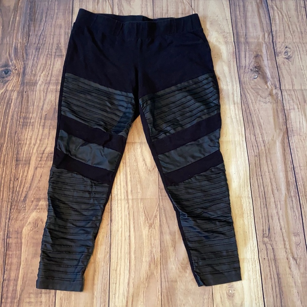 Torrid Faux leather MOTO leggings size 2